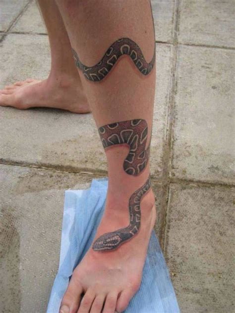 70 Snake Tattoo on Leg Designs to Wrap Your Head。